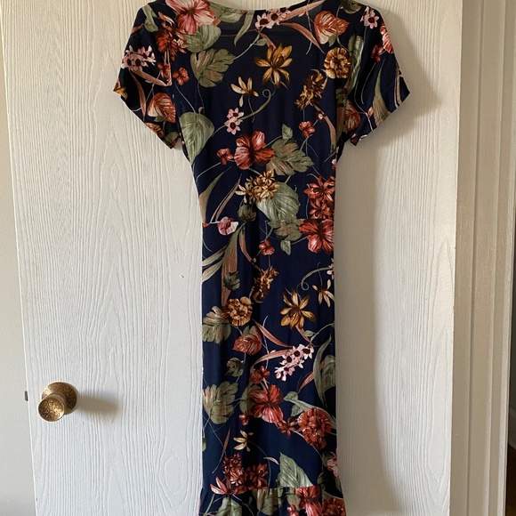 NWOT Guess Floral Wrap Dress - Picture 7 of 10